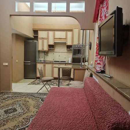 Центр, Євгена Коновальця, 3 Apartment Lutsk Luaran gambar