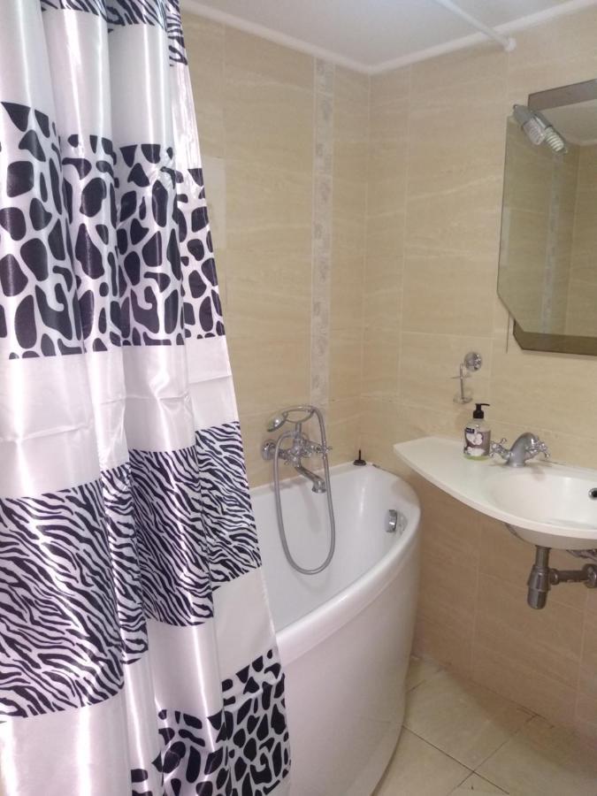 Центр, Євгена Коновальця, 3 Apartment Lutsk Luaran gambar