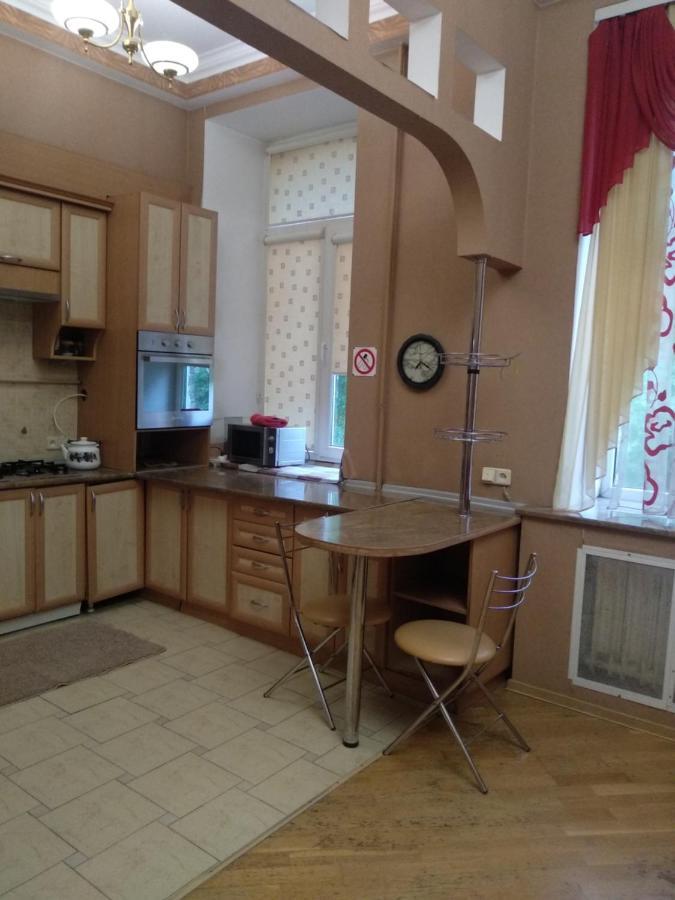 Центр, Євгена Коновальця, 3 Apartment Lutsk Luaran gambar