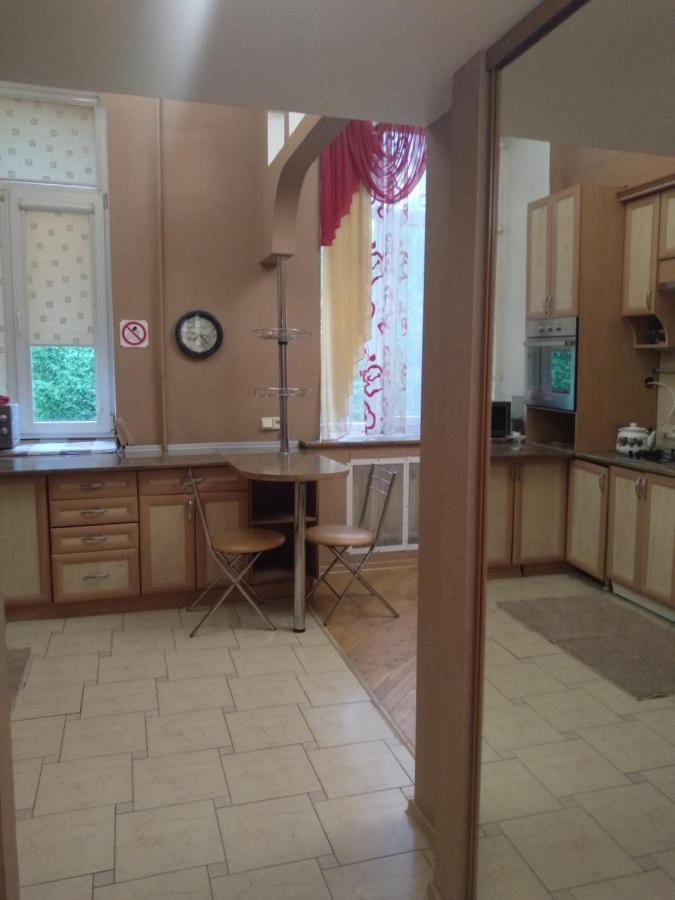 Центр, Євгена Коновальця, 3 Apartment Lutsk Luaran gambar