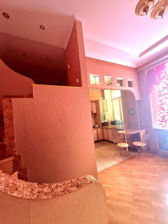 Центр, Євгена Коновальця, 3 Apartment Lutsk Luaran gambar